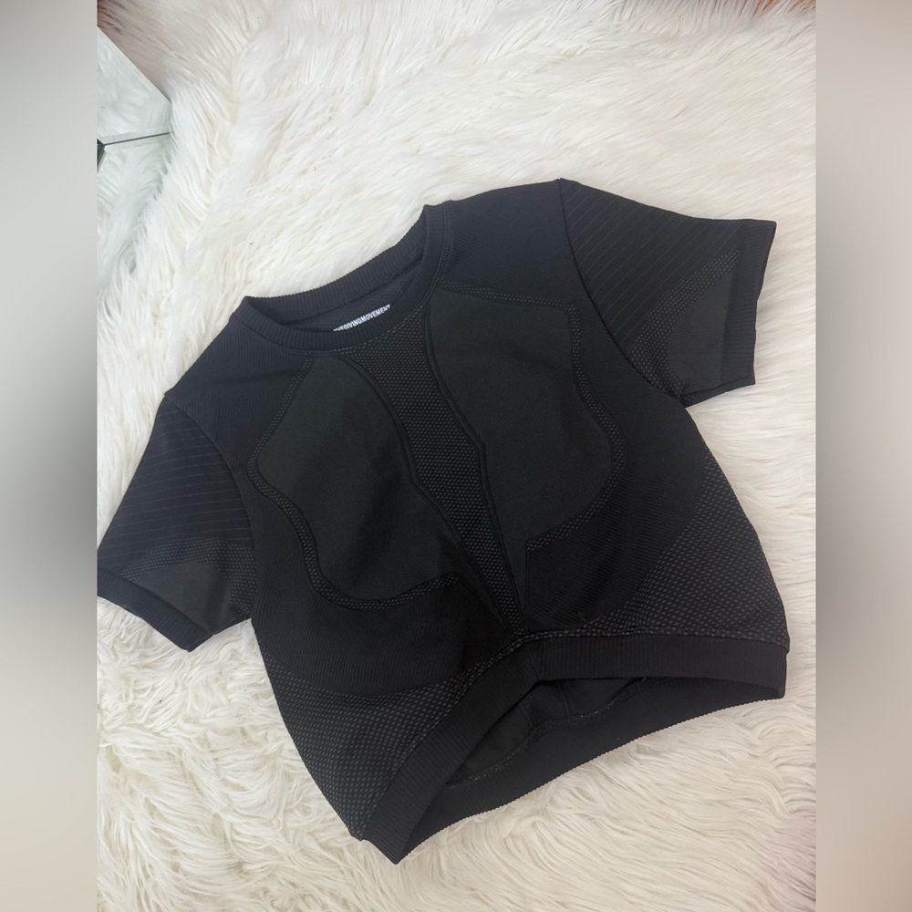 The giving movement Athletic Top